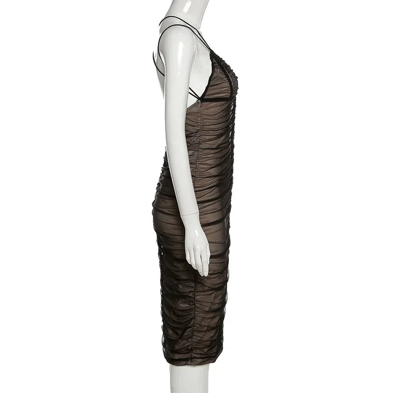 O vestido que une elegância e ousadia – descubra o charme do plissado sexy para festas, praia e noites inesquecíveis!