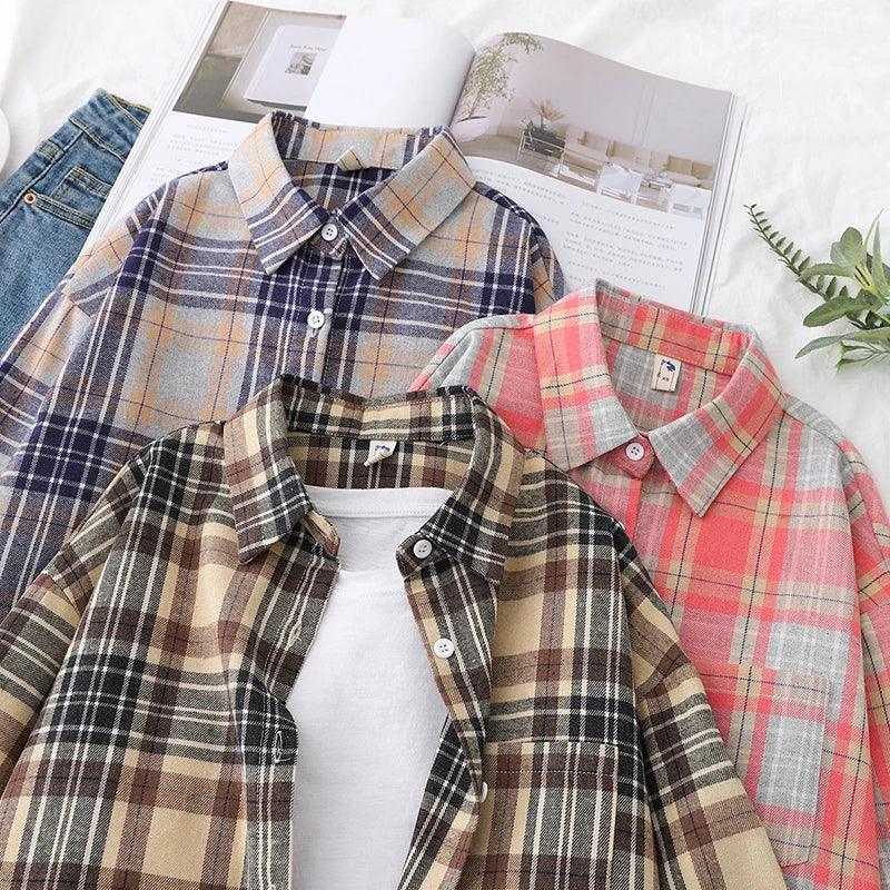 Camisa Xadrez Feminina: Estilo Universitário, Toque Casual e Conforto Atemporal para o Seu Dia a Dia!