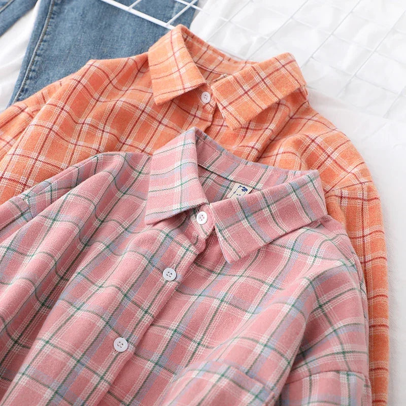 Camisa Xadrez Feminina: Estilo Universitário, Toque Casual e Conforto Atemporal para o Seu Dia a Dia!