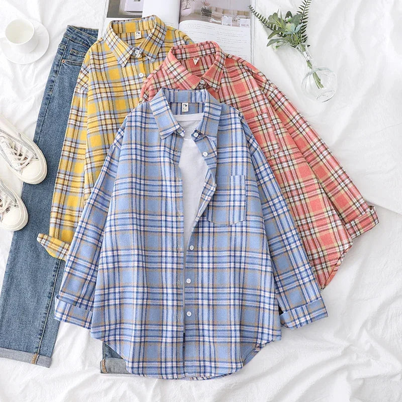 Camisa Xadrez Feminina: Estilo Universitário, Toque Casual e Conforto Atemporal para o Seu Dia a Dia!