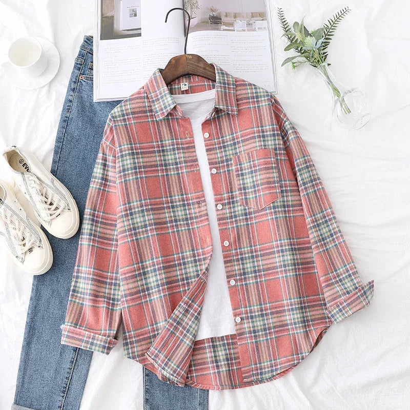 Camisa Xadrez Feminina: Estilo Universitário, Toque Casual e Conforto Atemporal para o Seu Dia a Dia!