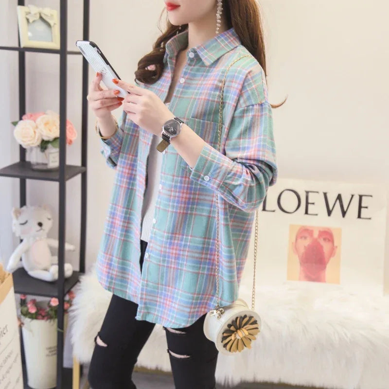 Camisa Xadrez Feminina: Estilo Universitário, Toque Casual e Conforto Atemporal para o Seu Dia a Dia!