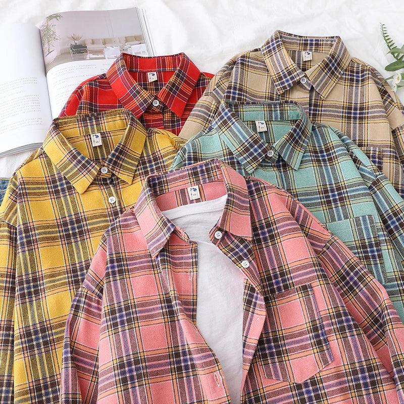 Camisa Xadrez Feminina: Estilo Universitário, Toque Casual e Conforto Atemporal para o Seu Dia a Dia!