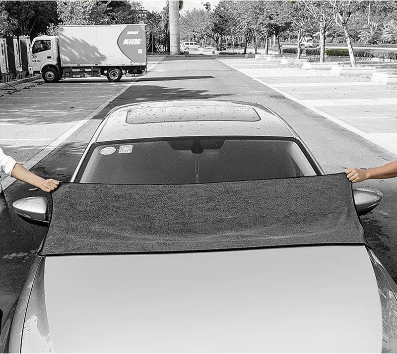 A Toalha Que Todo Apaixonado por Carros Precisa: A Toalha de Microfibra Peluda que Revoluciona o Cuidado com Seu Carro!