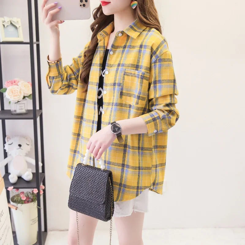Camisa Xadrez Feminina: Estilo Universitário, Toque Casual e Conforto Atemporal para o Seu Dia a Dia!