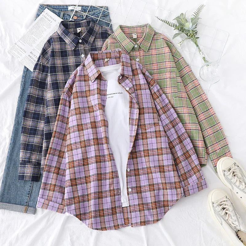 Camisa Xadrez Feminina: Estilo Universitário, Toque Casual e Conforto Atemporal para o Seu Dia a Dia!