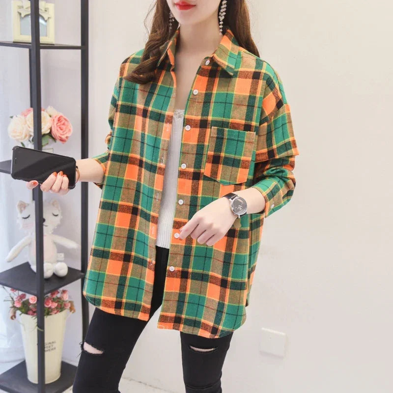 Camisa Xadrez Feminina: Estilo Universitário, Toque Casual e Conforto Atemporal para o Seu Dia a Dia!