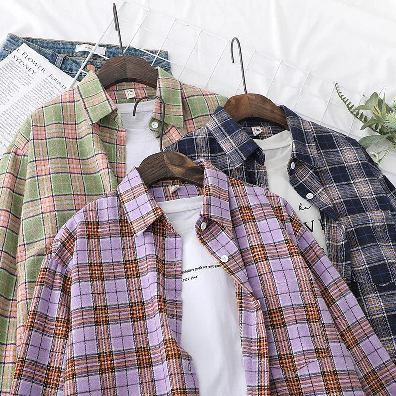 Camisa Xadrez Feminina: Estilo Universitário, Toque Casual e Conforto Atemporal para o Seu Dia a Dia!