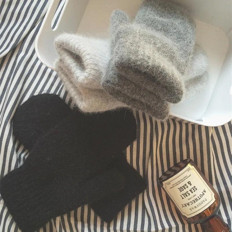 Luvas Femininas de Inverno com Pele de Coelho Fofinha – Conforto Aveludado, Estilo Clássico e Aquecimento Total para Dias Gelados