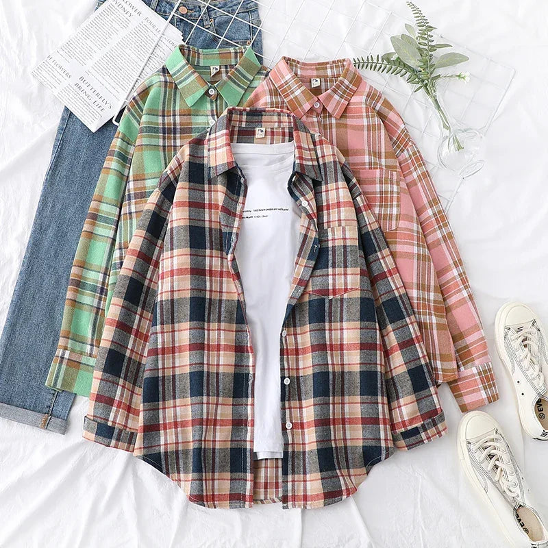 Camisa Xadrez Feminina: Estilo Universitário, Toque Casual e Conforto Atemporal para o Seu Dia a Dia!