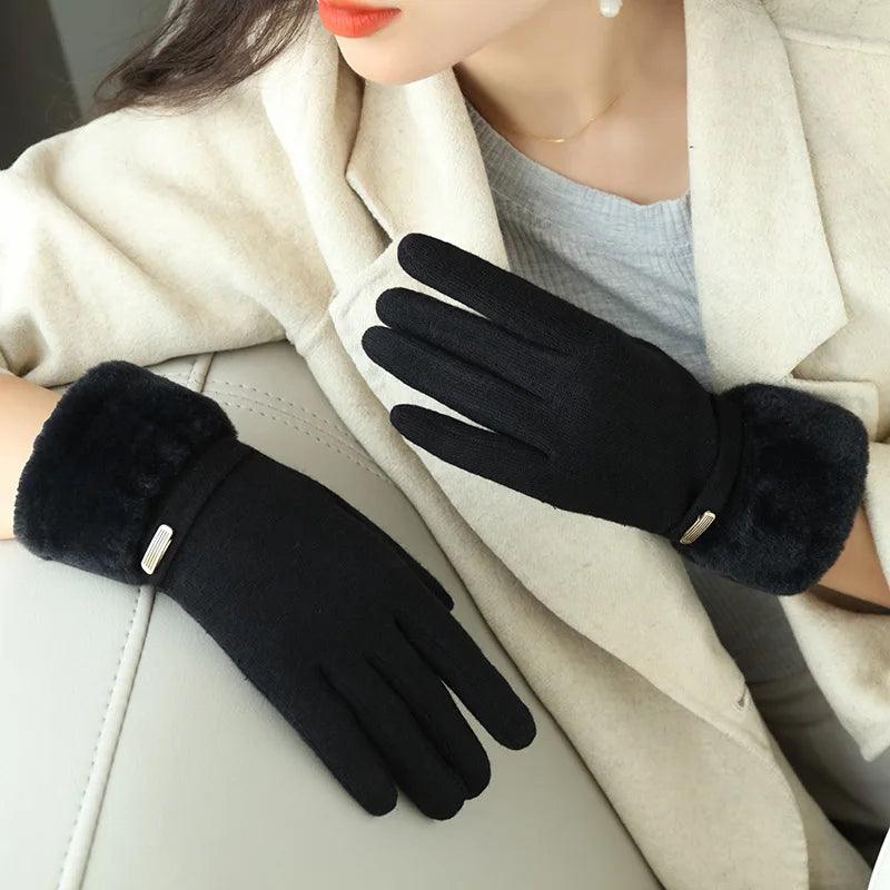 O Inverno Não Tem Chance: Luvas Fashion com Veludo Interno, Tela Touch e Acabamento de Camurça