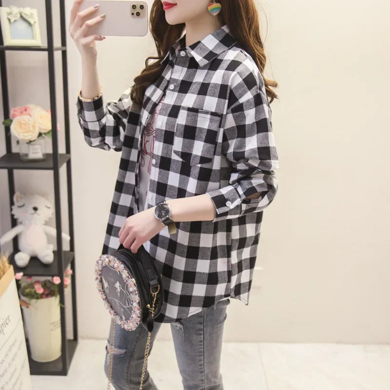 Camisa Xadrez Feminina: Estilo Universitário, Toque Casual e Conforto Atemporal para o Seu Dia a Dia!