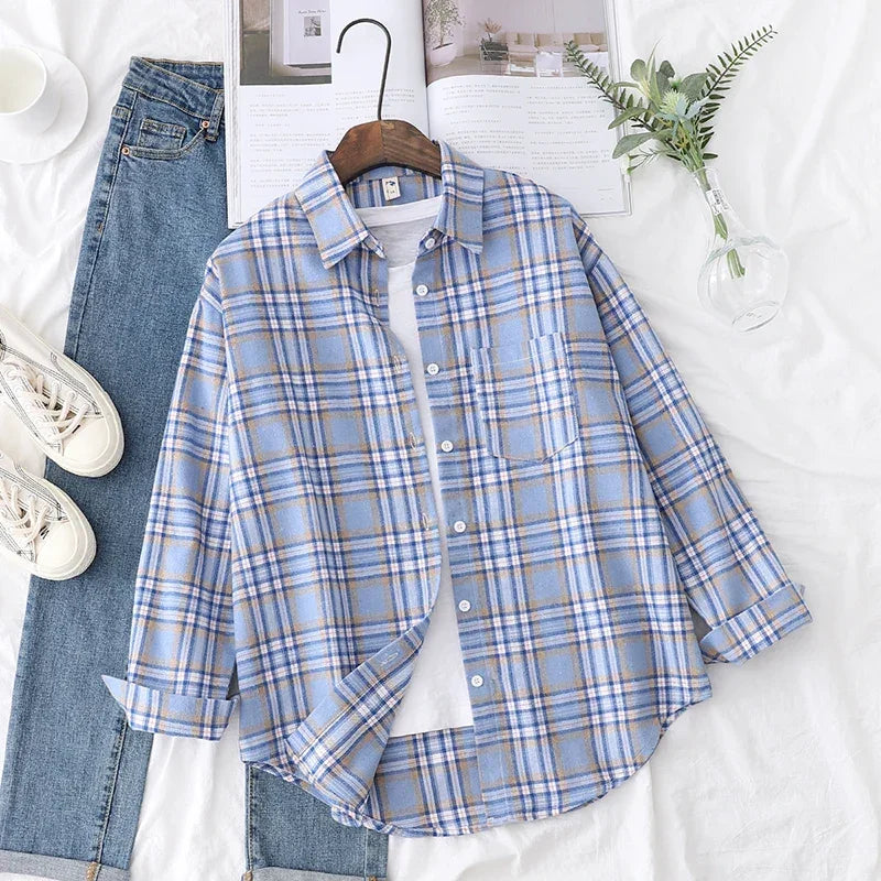 Camisa Xadrez Feminina: Estilo Universitário, Toque Casual e Conforto Atemporal para o Seu Dia a Dia!