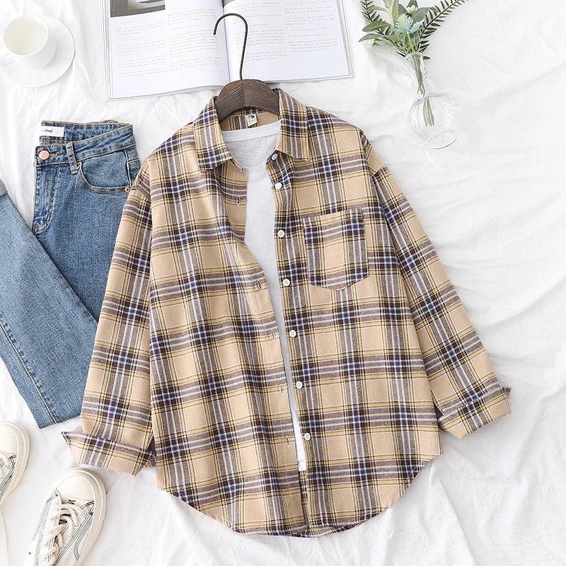 Camisa Xadrez Feminina: Estilo Universitário, Toque Casual e Conforto Atemporal para o Seu Dia a Dia!