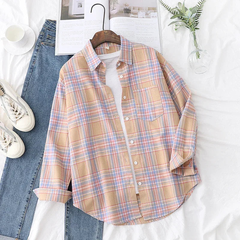 Camisa Xadrez Feminina: Estilo Universitário, Toque Casual e Conforto Atemporal para o Seu Dia a Dia!