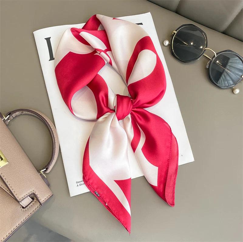 Toque de Luxo em Cada Dobra: Lenço Feminino de Cetim Xadrez para Pescoço, Cabelo ou Look de Trabalho