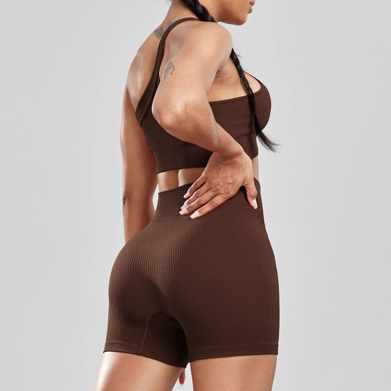 Conjunto Feminino Fitness com Shorts de Cintura Alta – Elasticidade, Estilo e Conforto para Treinos e Vida Casual!