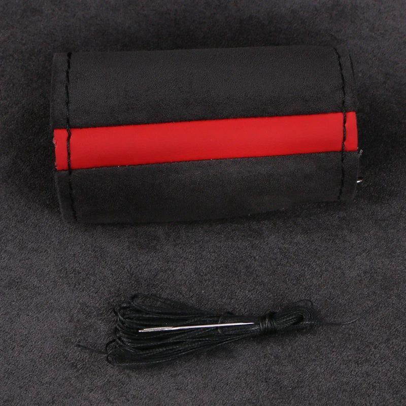Transforme Seu Volante com Estilo: Capa Universal de Camurça com Costura à Mão para um Toque Luxuoso e Antiderrapante!