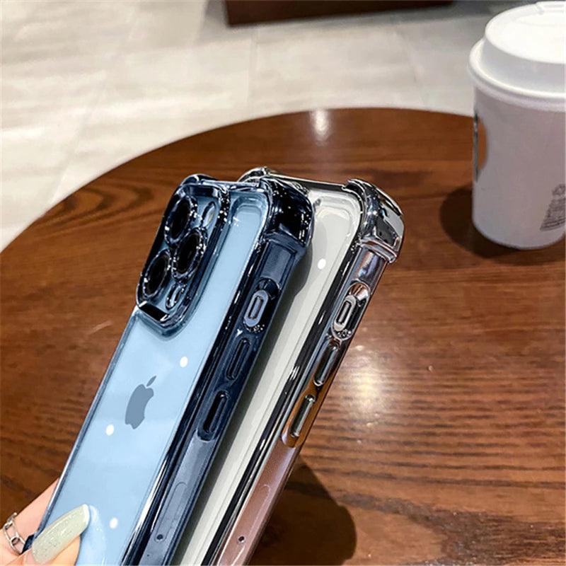 Elegância Transparente com Toque Colorido – Capa Dura Antichoque com Proteção nos 4 Cantos para iPhone 12 a 16