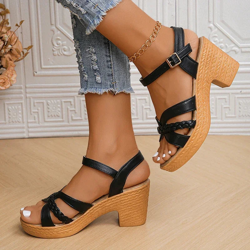 Sandálias Trançadas de Salto Alto – O Toque de Elegância e Conforto que Seu Verão Precisa!