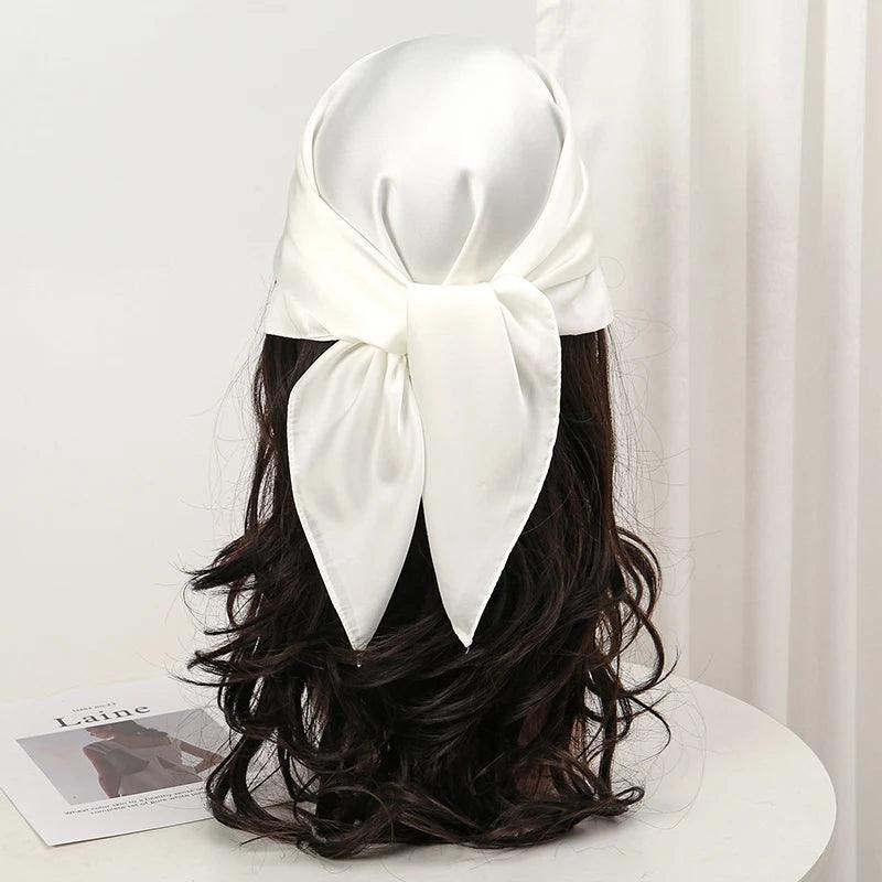 Lenço de Cetim Elegante 70x70cm – A Tendência Luxuosa para Mulheres Sofisticadas!