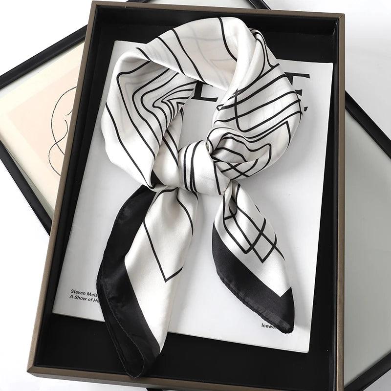 Lenço de Seda Luxuoso com Estampa de Gato – Use no Pescoço, Cabelo ou Cabeça com Estilo Sofisticado!