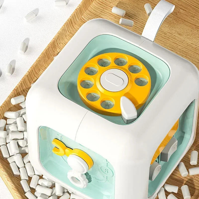 Descubra o Cubo 6 em 1 — o brinquedo sensorial que estimula a curiosidade, coordenação e aprendizado do seu bebê de forma divertida e educativa!