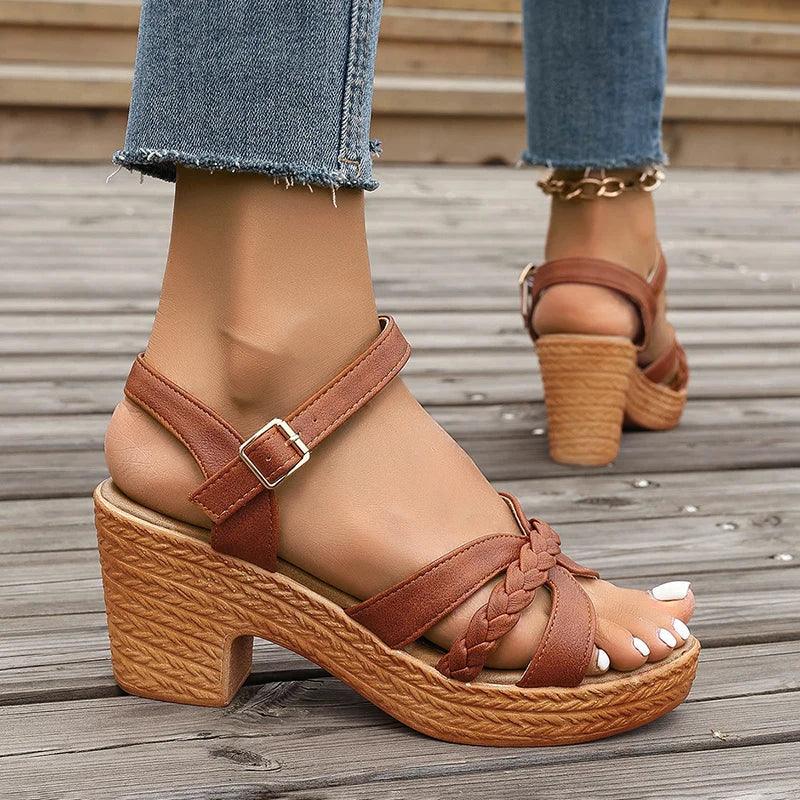 Sandálias Trançadas de Salto Alto – O Toque de Elegância e Conforto que Seu Verão Precisa!