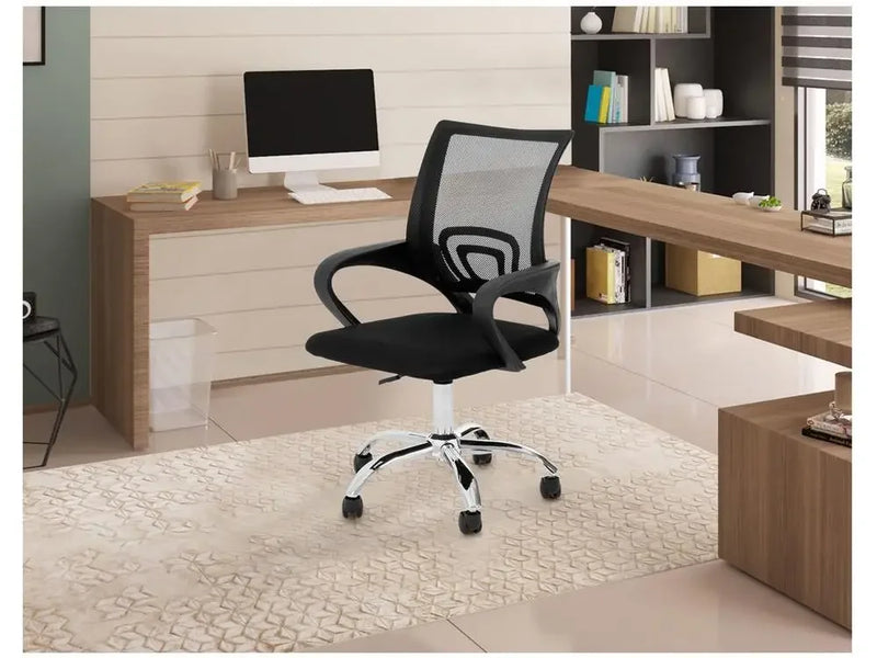 Cadeira Diretor Giratória Preta – Elegância, Conforto e Poder em um Só Assento!