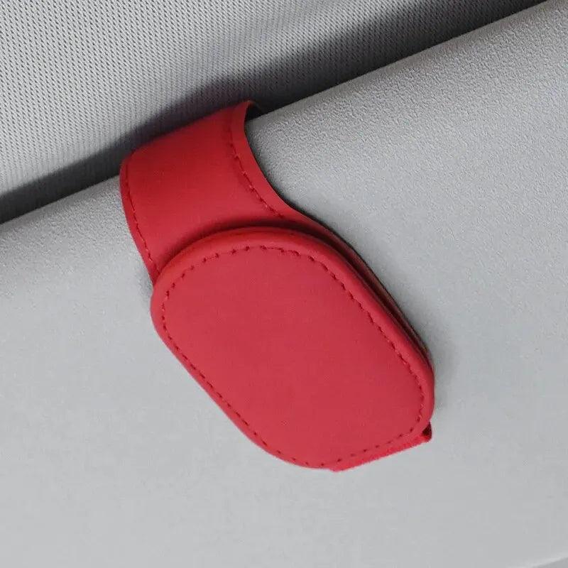 Organização com Estilo: Suporte Magnético de Couro para Óculos no Quebra Sol do Carro – Prático, Elegante e Universal!