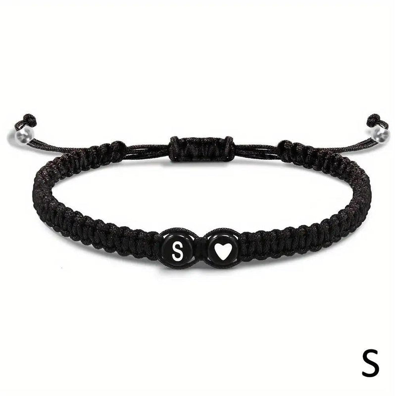 Pulseira Inicial A-Z com Coração – Trançada à Mão, Ajustável e Perfeita para Presentear com Amor