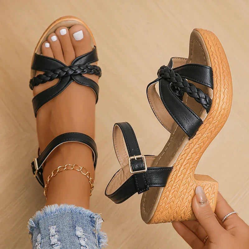 Sandálias Trançadas de Salto Alto – O Toque de Elegância e Conforto que Seu Verão Precisa!