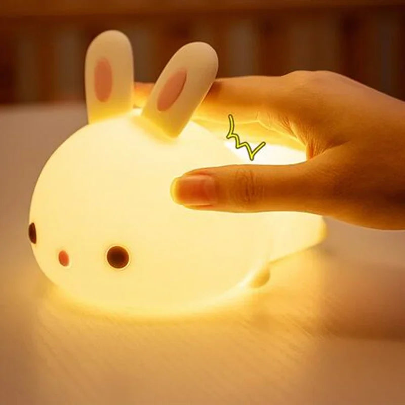 Descubra a Magia do Toque: Luminária Coelho de Silicone com 16 Cores RGB — Recarregável via USB, Macia, Divertida e Perfeita para Encantar Crianças em Qualquer Ocasião!