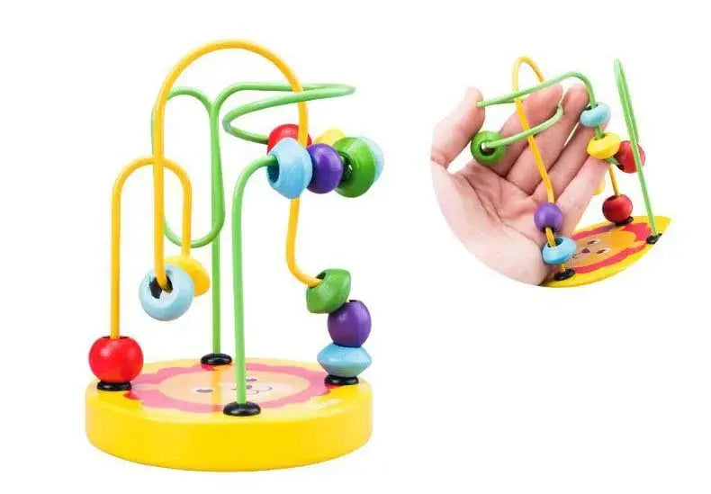 Encante as crianças com a montanha-russa de madeira colorida, um brinquedo educativo que estimula a coordenação, o raciocínio e a criatividade!