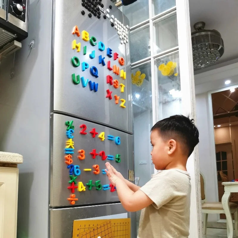 Aprenda o Alfabeto Brincando: Letras Magnéticas Coloridas que Transformam a Geladeira em uma Sala de Aula Divertida!