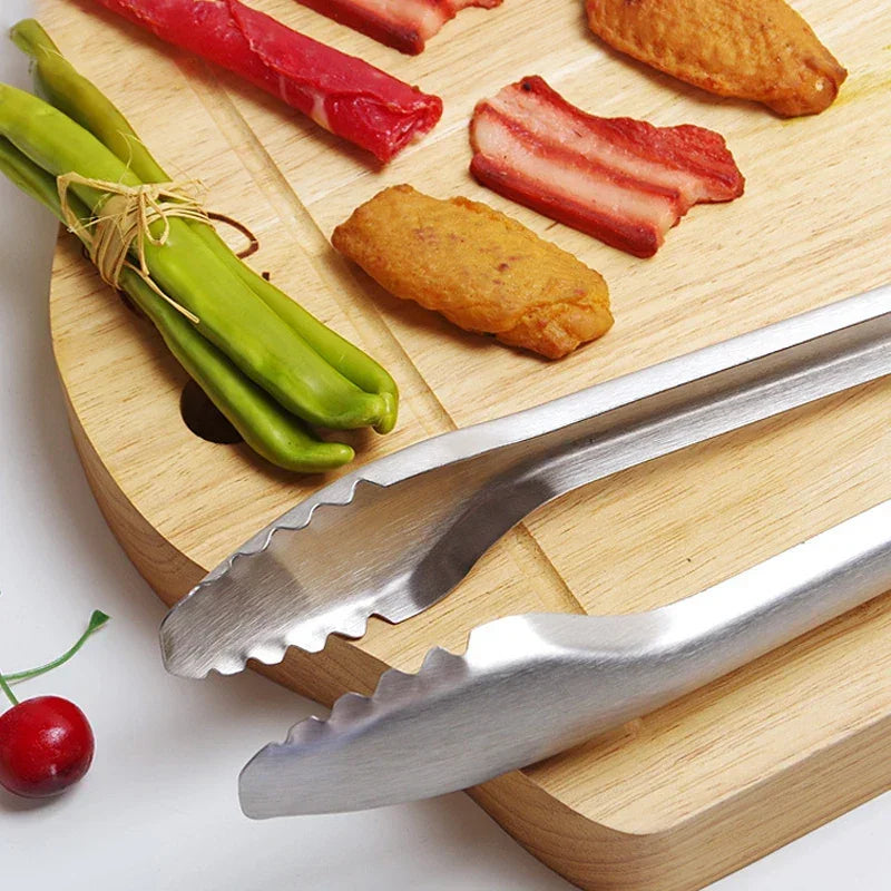 Pinça Profissional Extra Longa com Punhos de Madeira de Acácia – Resistência Premium e Controle Absoluto para o Churrasco Perfeito!