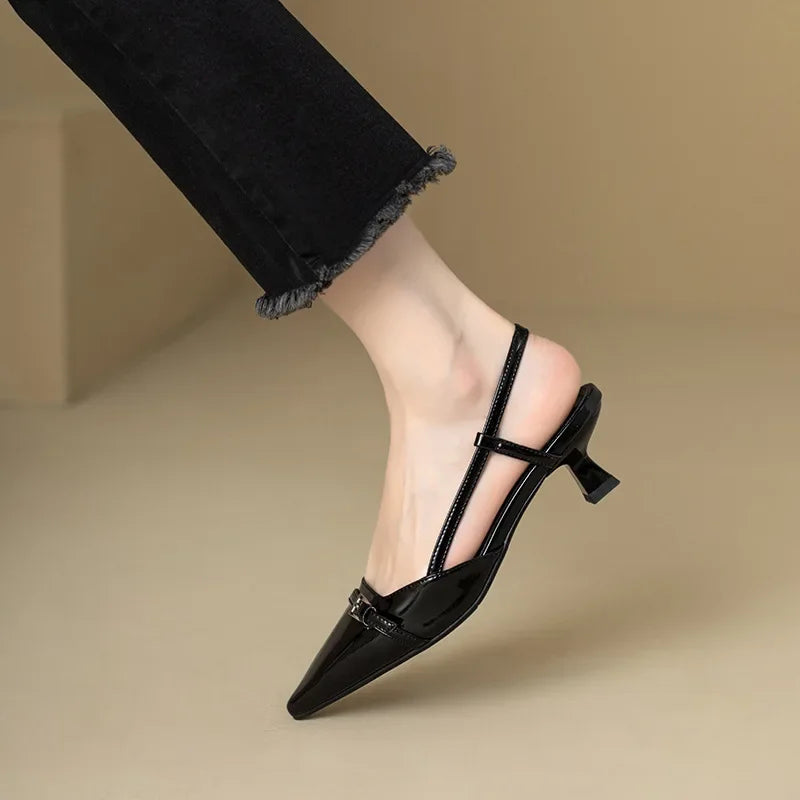 Elegância Retrô: Sandálias Mary Jane para um Verão Sofisticado e Cheio de Charme