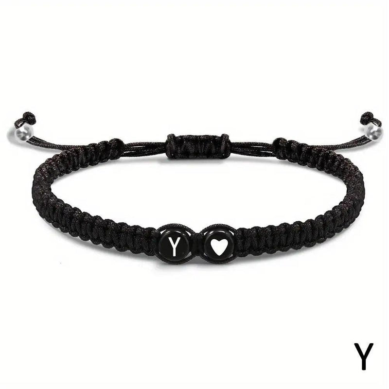 Pulseira Inicial A-Z com Coração – Trançada à Mão, Ajustável e Perfeita para Presentear com Amor
