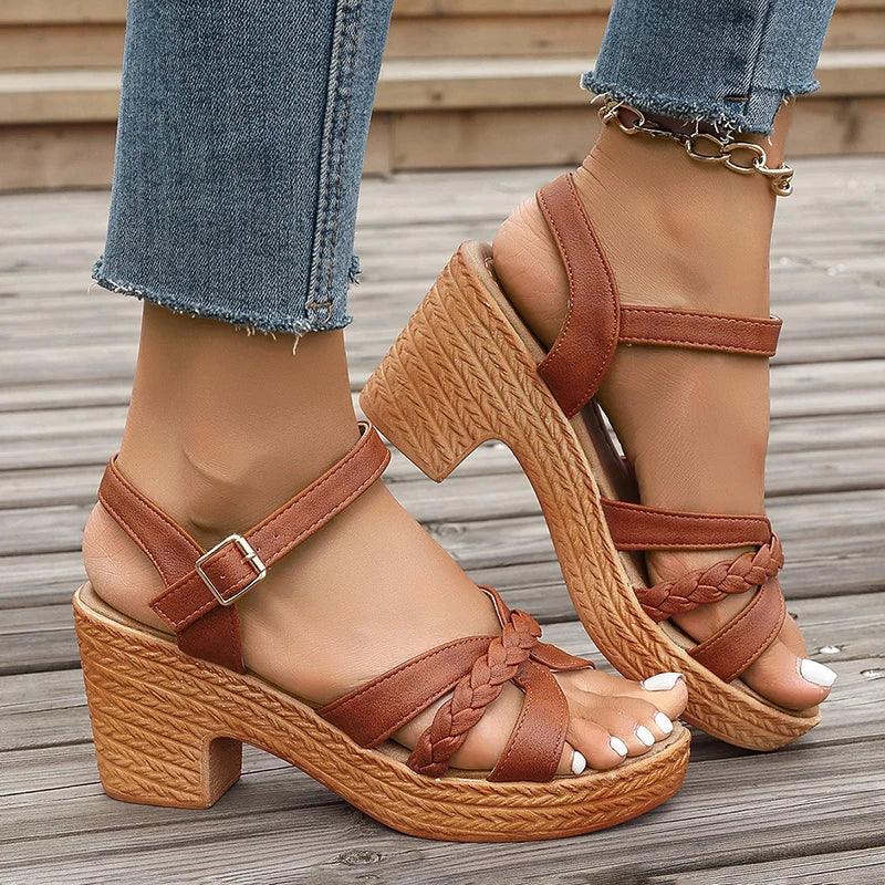Sandálias Trançadas de Salto Alto – O Toque de Elegância e Conforto que Seu Verão Precisa!