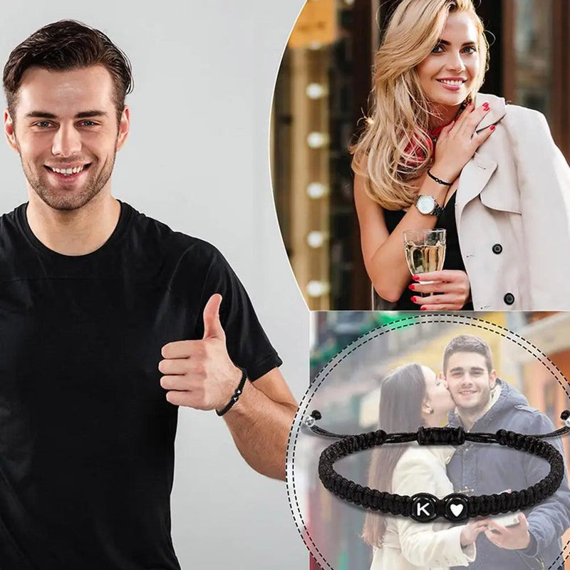 Pulseira Inicial A-Z com Coração – Trançada à Mão, Ajustável e Perfeita para Presentear com Amor