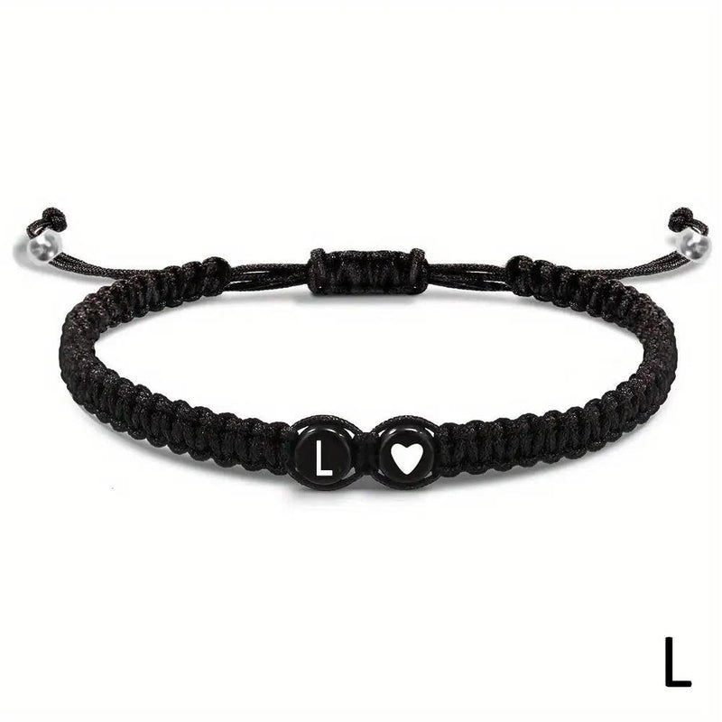Pulseira Inicial A-Z com Coração – Trançada à Mão, Ajustável e Perfeita para Presentear com Amor