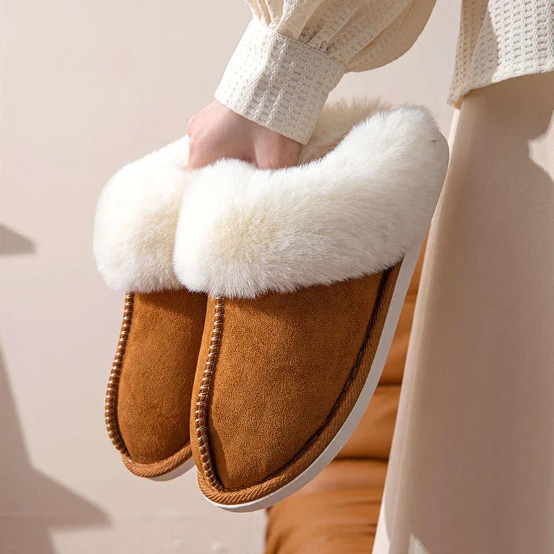 Pantufas de Inverno em Camurça – Maciez, Calor e Estilo para Seus Pés!