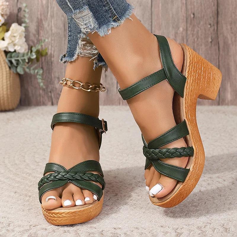 Sandálias Trançadas de Salto Alto – O Toque de Elegância e Conforto que Seu Verão Precisa!