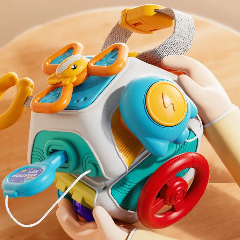 Cubo Sensorial: o brinquedo educativo que estimula a curiosidade, coordenação e criatividade do seu bebê em cada movimento!