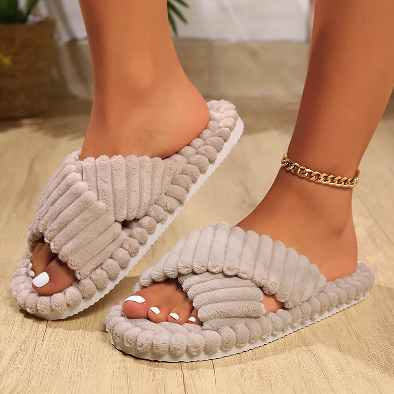 Chinelos Femininos de Veludo Cruzado – Conforto Aconchegante e Estilo Luxuoso para o Outono e Inverno!