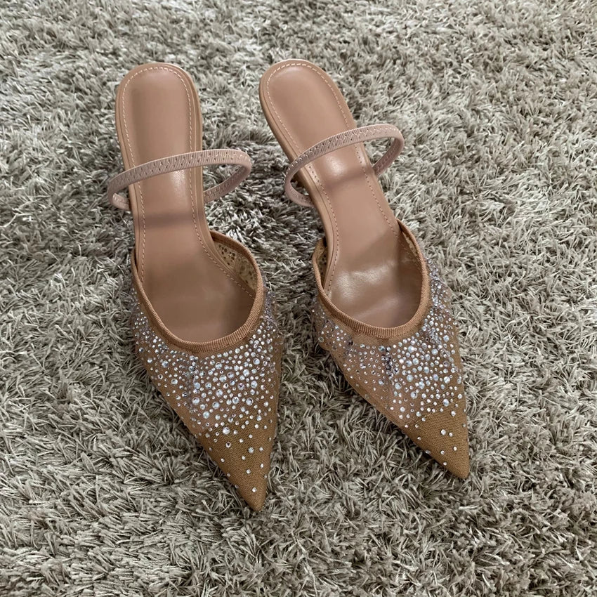 Brilho e Elegância no Seu Passo – Sandália Salto Alto de Verão com Tecido Strass para Encantar em Qualquer Festa ou Dia Dia!