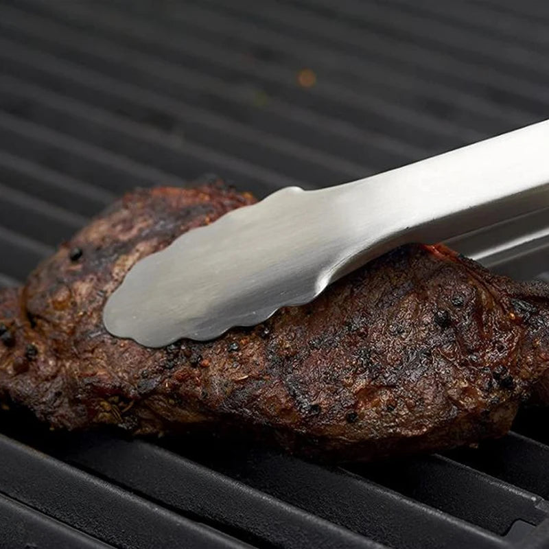 Pinça Profissional Extra Longa com Punhos de Madeira de Acácia – Resistência Premium e Controle Absoluto para o Churrasco Perfeito!