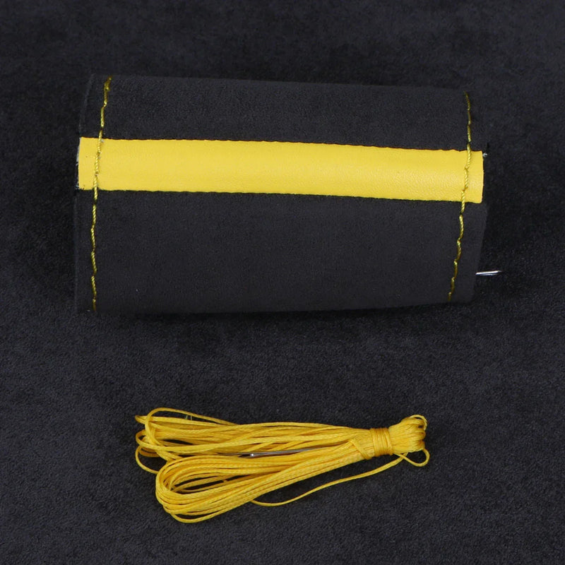 Transforme Seu Volante com Estilo: Capa Universal de Camurça com Costura à Mão para um Toque Luxuoso e Antiderrapante!