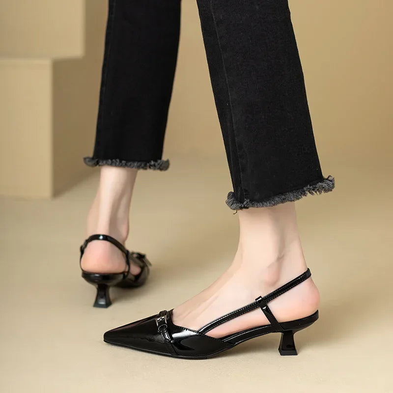Elegância Retrô: Sandálias Mary Jane para um Verão Sofisticado e Cheio de Charme