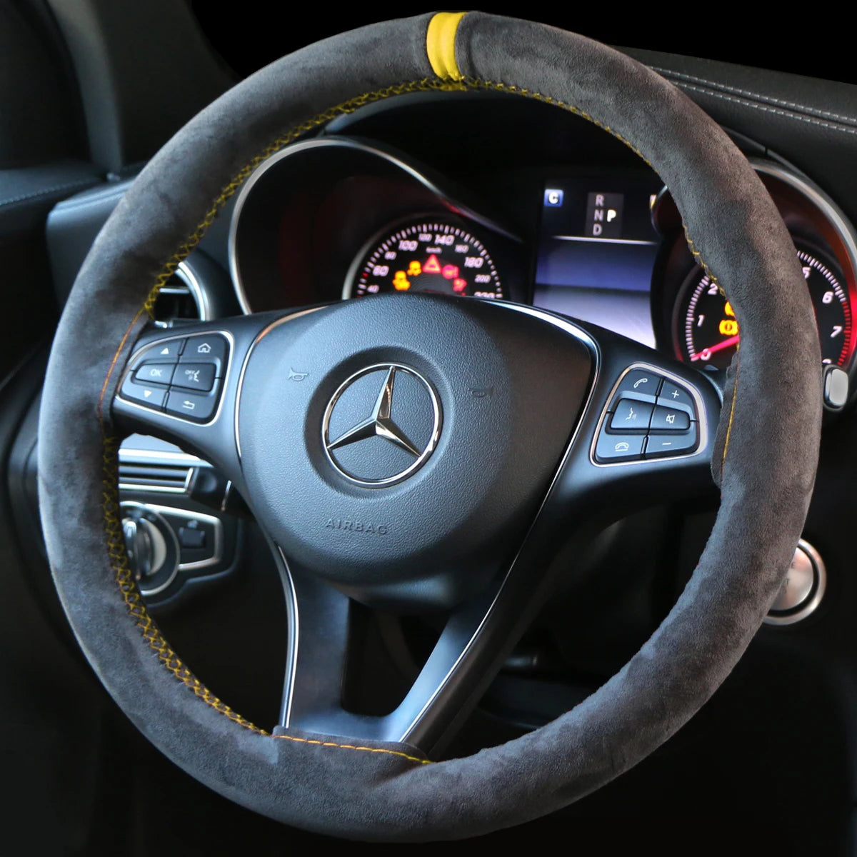 Transforme Seu Volante com Estilo: Capa Universal de Camurça com Costura à Mão para um Toque Luxuoso e Antiderrapante!